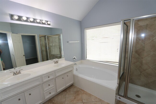 Building Photo - 11031 Anilu Dr