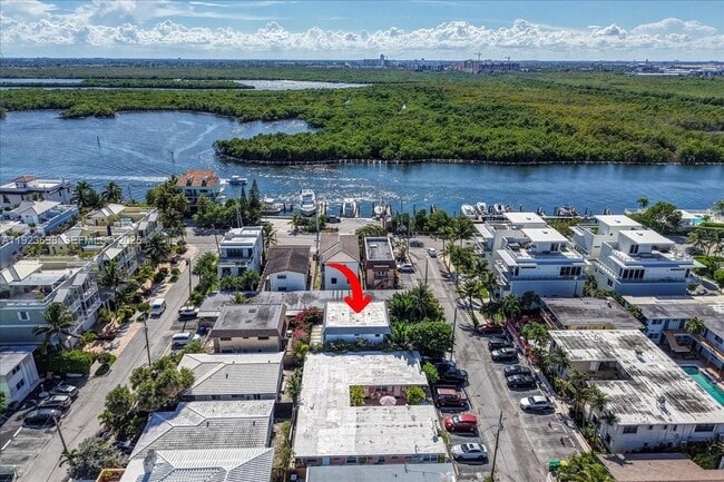 Building Photo - 348 Palm St