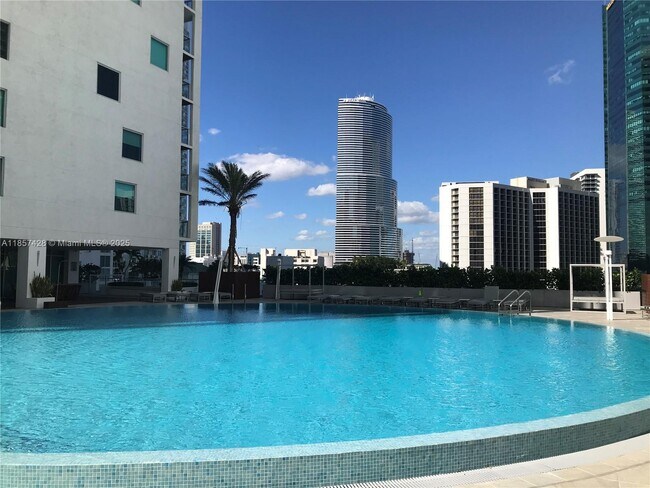 Building Photo - 500 Brickell Ave