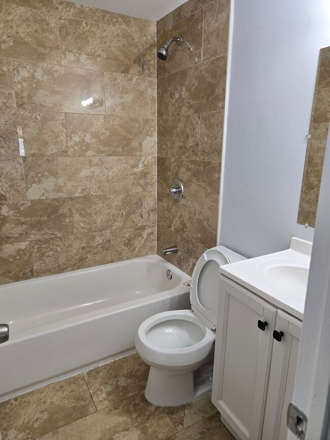 Building Photo - Single Family Home in Dale City