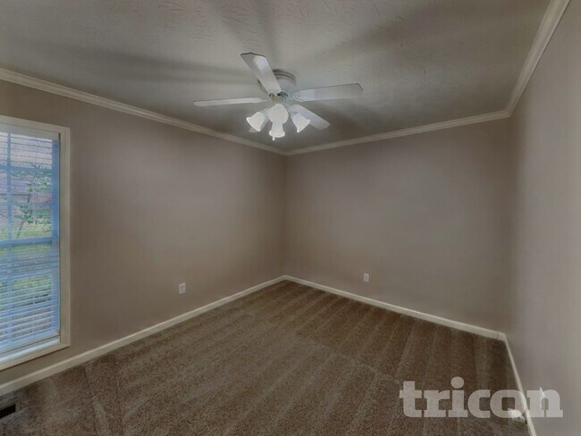 Building Photo - 146 Abbey Rd