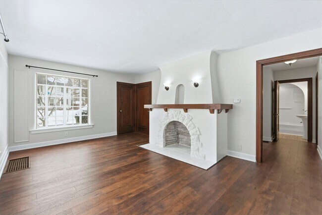 Building Photo - 714-716 Packard Ave