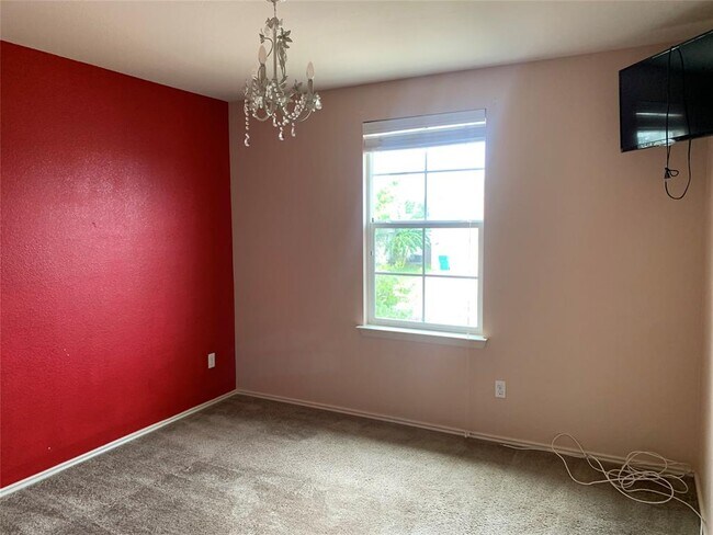 Building Photo - 18317 Great Falls Dr