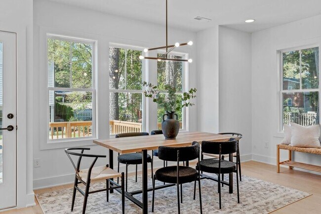 Building Photo - 5057 Lundy Dr