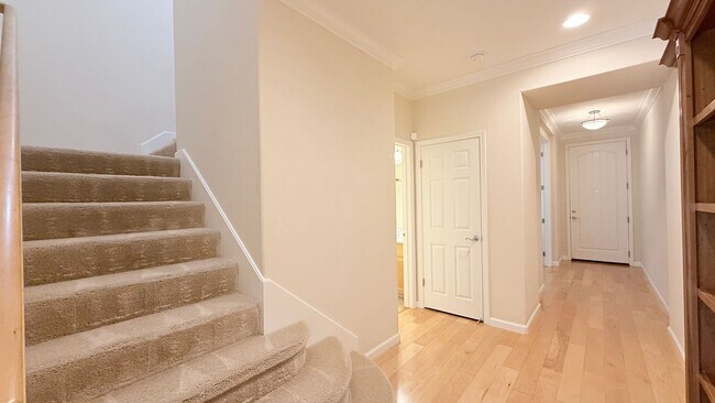 Building Photo - Beautiful 4BD/3BA, Two-Story Townhome in Alamo Creek, Danville- Available NOW!