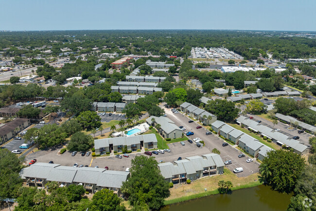 Building Photo - Woodside Village Condominium