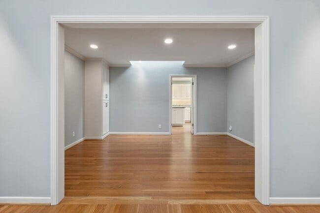 Building Photo - Charming 3-Bedroom Home with Office in desirable Old Palo Alto neighborhood Avail Feb 7th