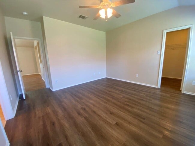 Building Photo - 132 Dove Song Dr