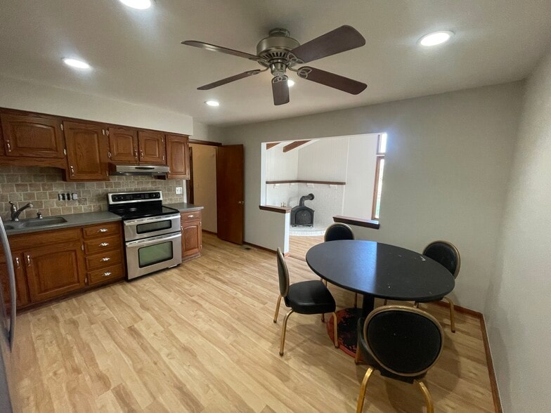 Building Photo - 12220 Jerome Road