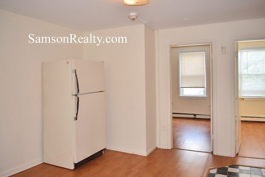 Building Photo - 108 Ives St