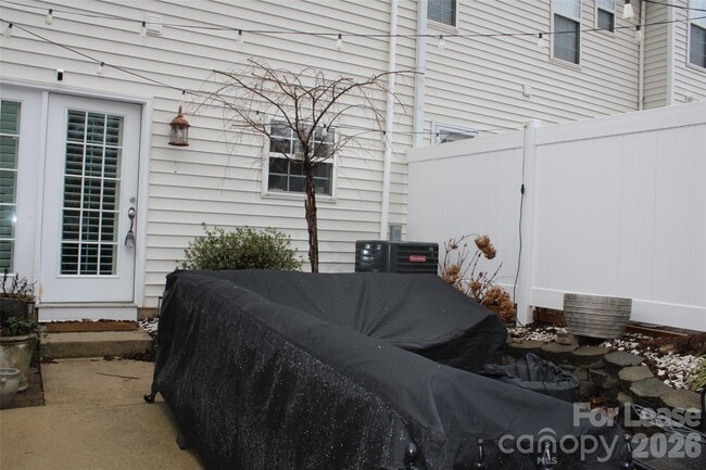 Building Photo - 17726 Delmas Dr