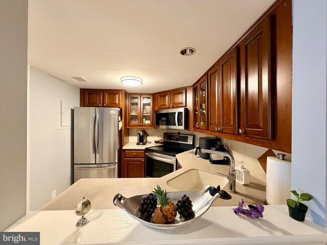 Building Photo - 1080 Wisconsin Ave NW