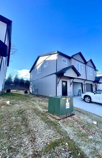 Building Photo - 157 Independence Ln