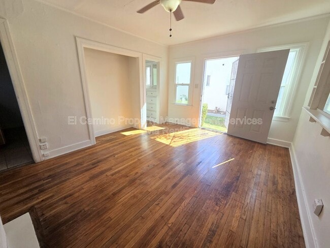 Building Photo - 2276 W 28th St