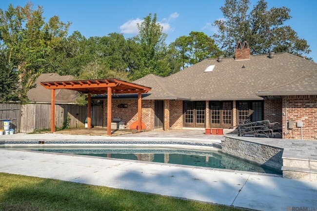 Building Photo - 3736 Sessions Dr