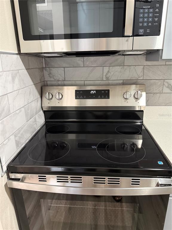 Building Photo - 9209 Tudor Dr