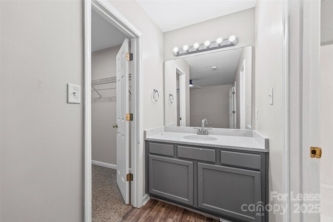 Building Photo - 12216 Lullingstone Rd