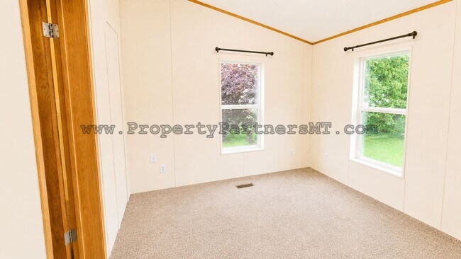 Building Photo - 3 Bed 2 Bath remodel Modular house