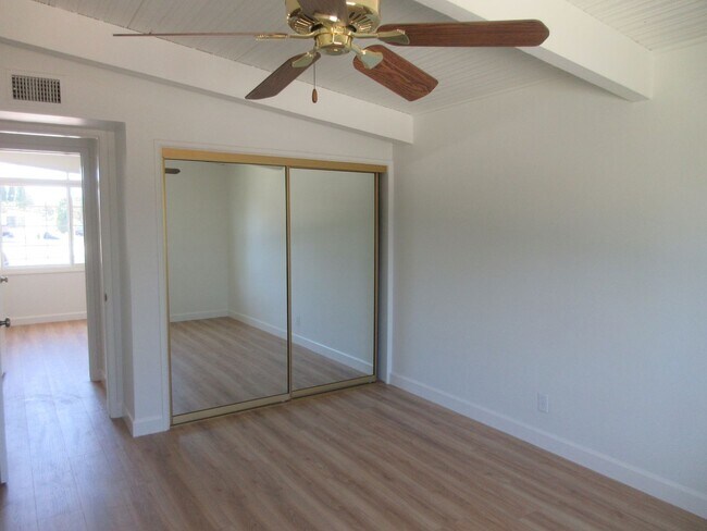 Building Photo - 10818 Paso Robles Ave