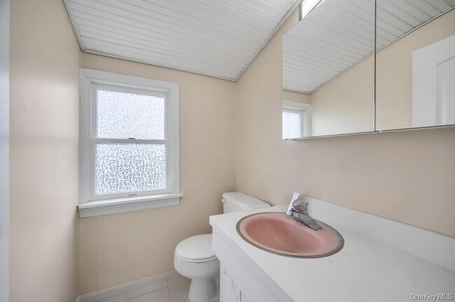 Building Photo - 2315 Willow St