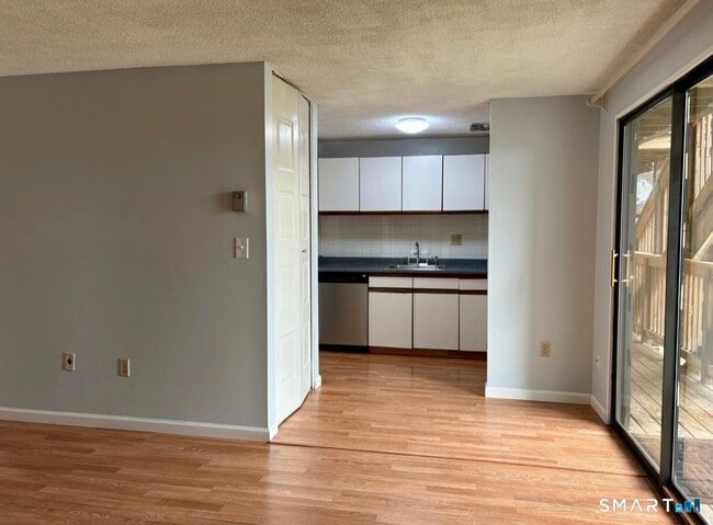 Building Photo - 70 Burgundy Hill Ln
