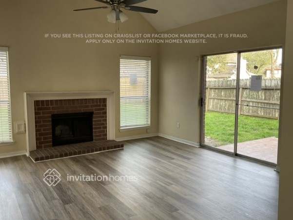Building Photo - 14423 Sun Harbor Dr