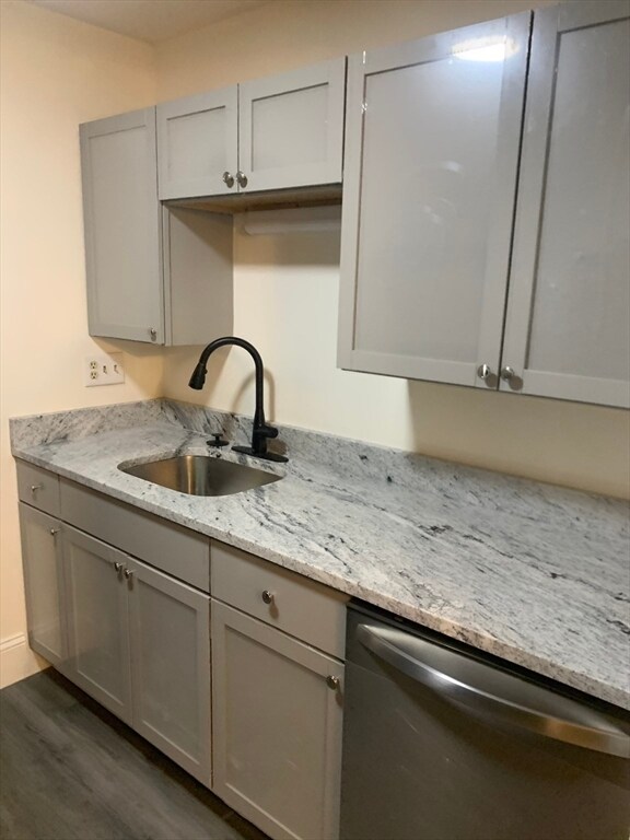 Building Photo - 33 Washington St