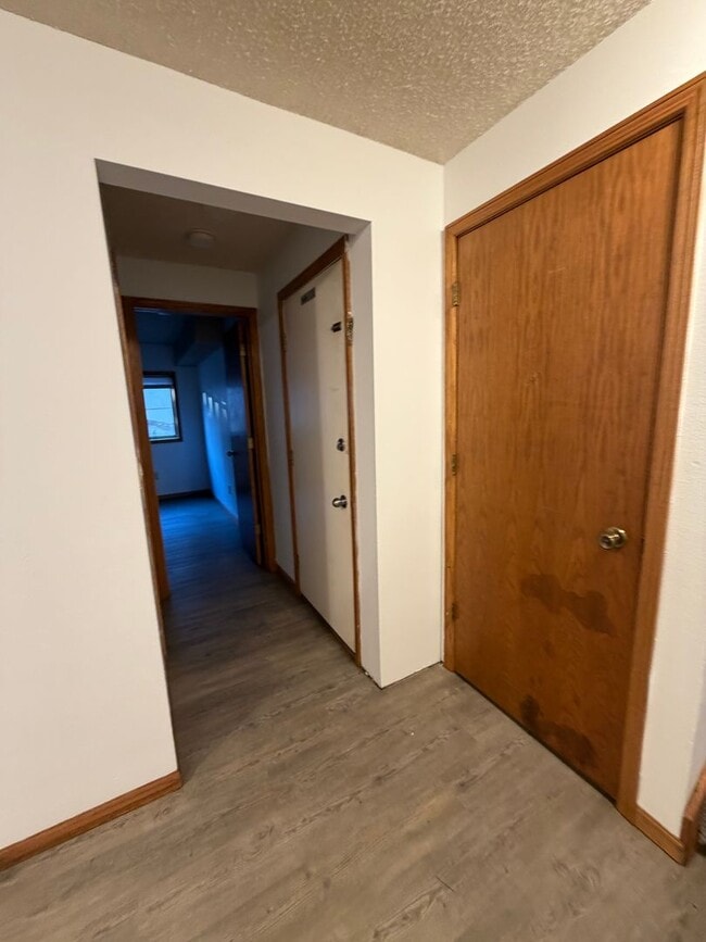 Building Photo - 3 Bed/2 Bath in Iowa City