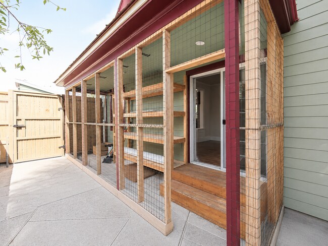 Building Photo - Heart of Bend Oasis: 3-Bedroom Home with Live-Edge Accents, New Carpet, and Fenced-In Parking