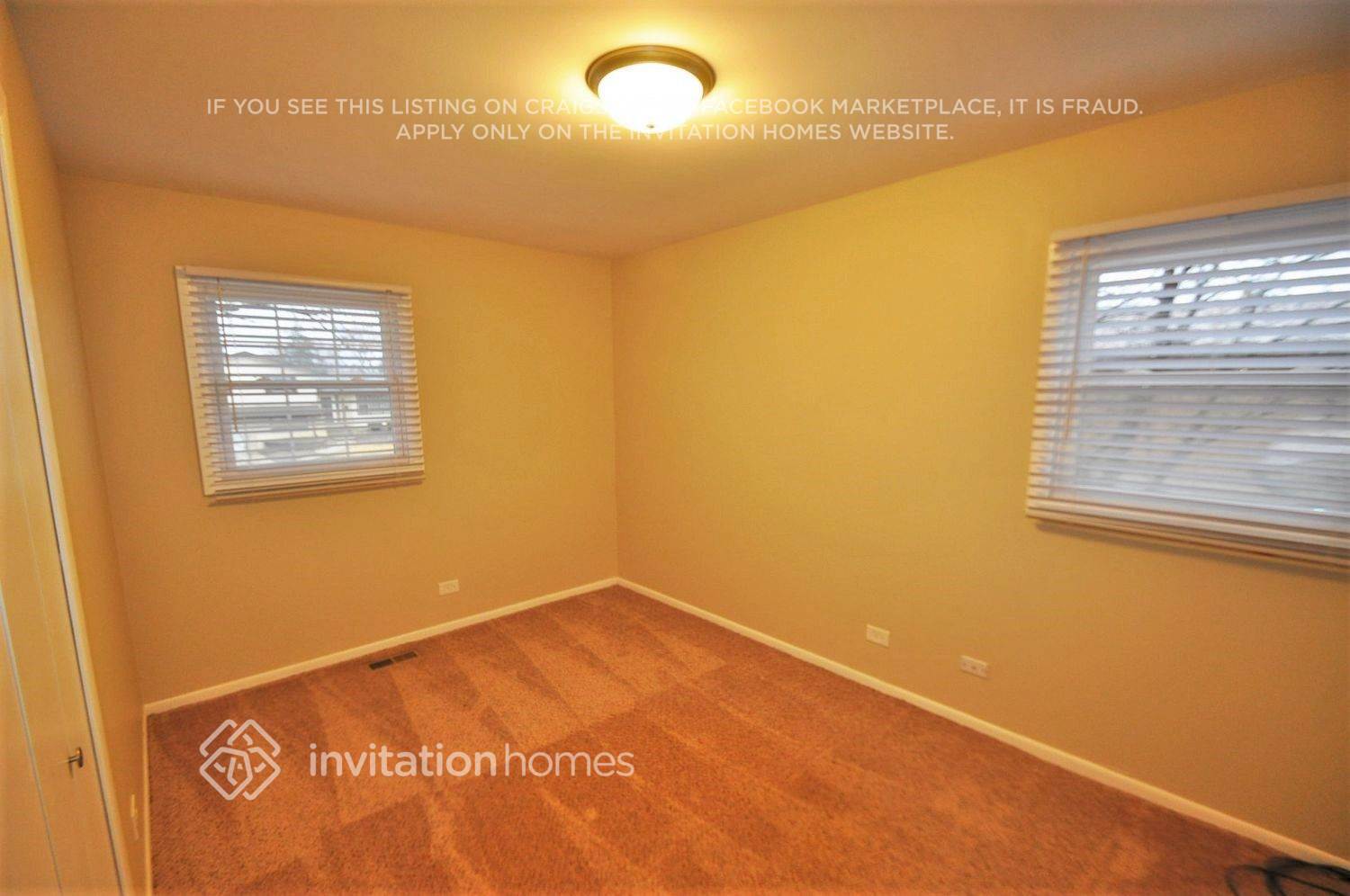 Building Photo - 15238 Ridgeland Ave
