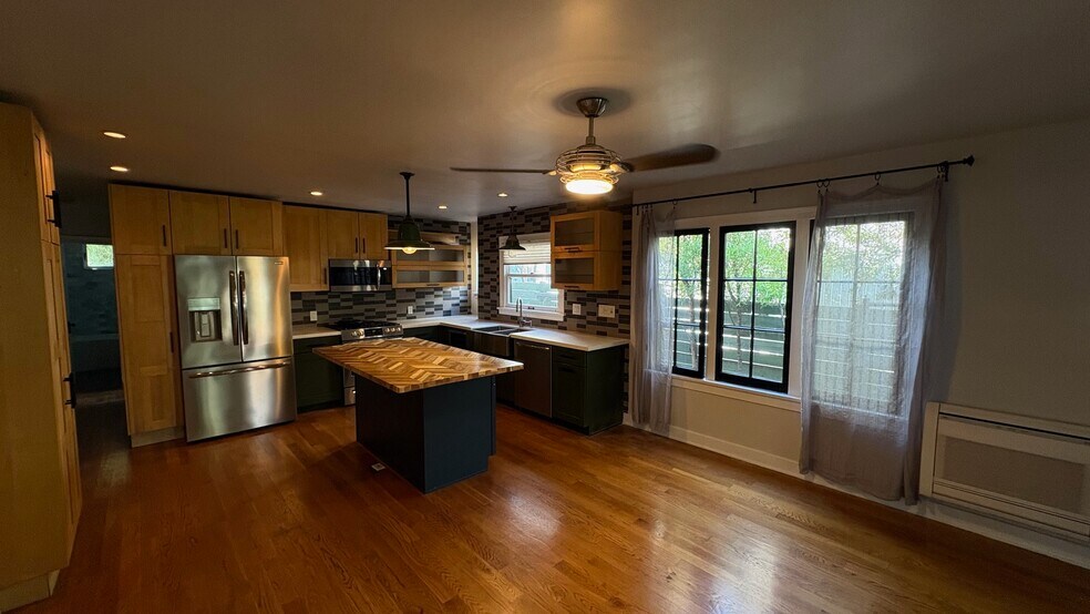 Building Photo - 851 N Ogden Dr