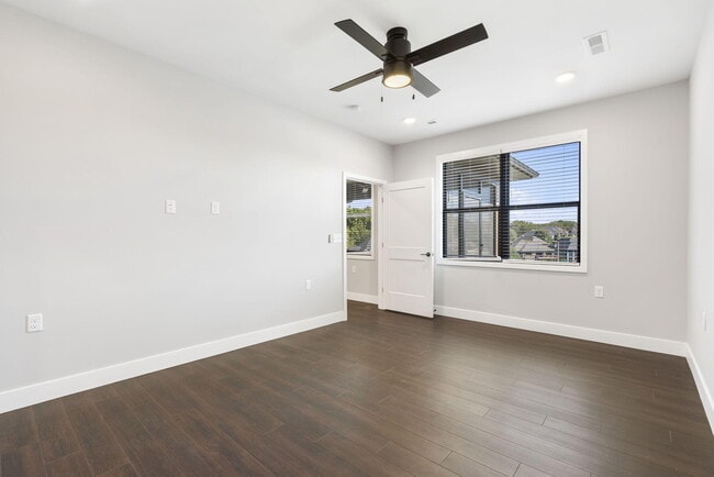 Building Photo - 5955 S Farm Rd 163