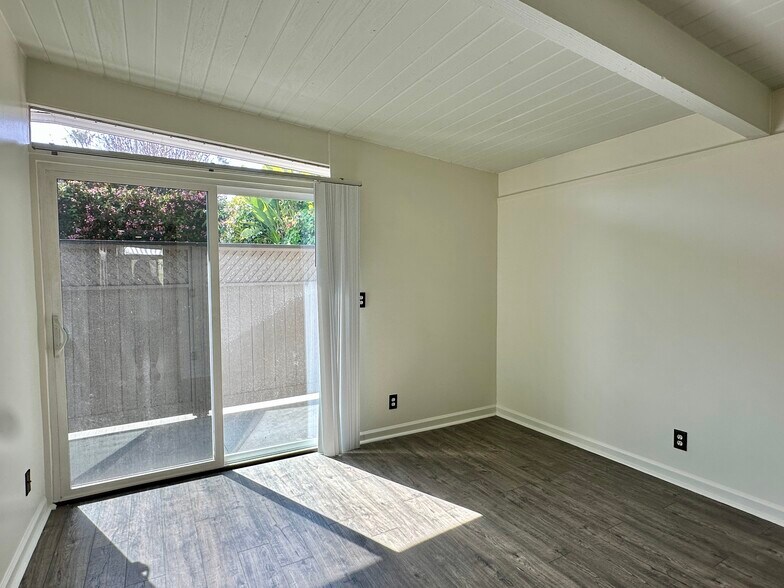 Building Photo - 264 Del Gado Rd