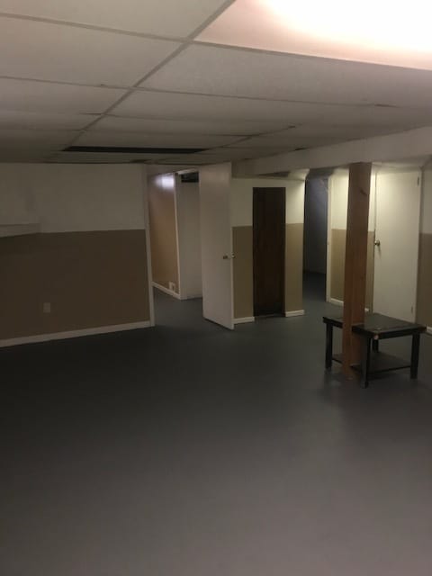 Building Photo - Awesome Eastpointe Ranch with finished basement