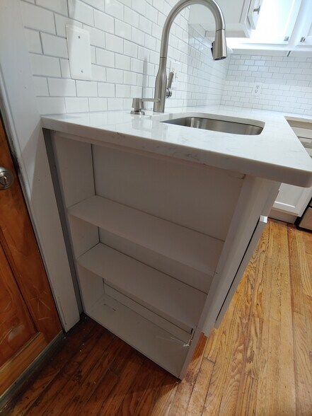 Building Photo - 33 S Calhoun St