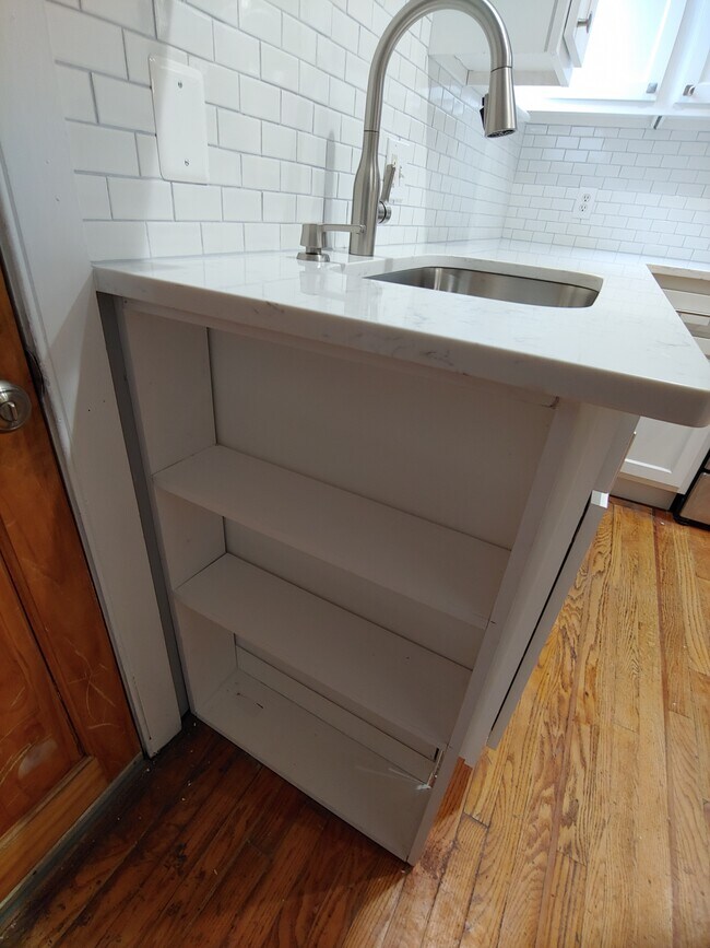 Building Photo - 33 S Calhoun St