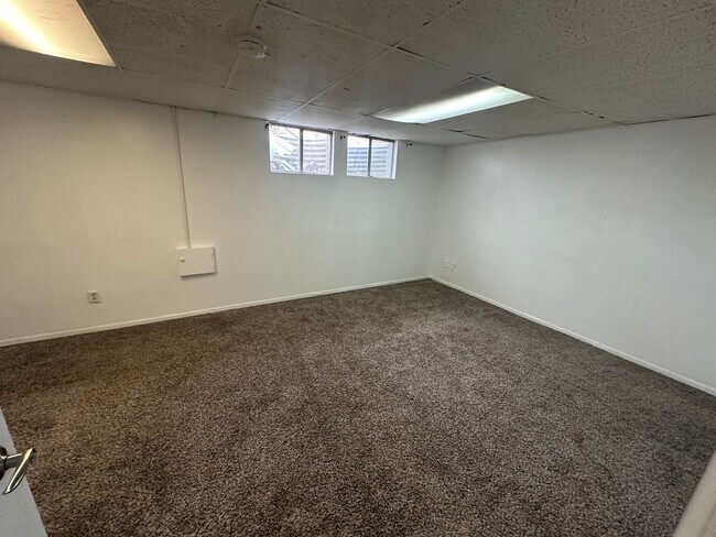 Building Photo - Long Realty & Property Management LLC - 4 bedroom 2.5 Bathroom in Aurora