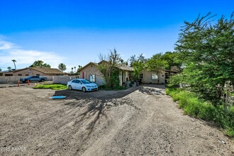 Building Photo - 526 S Mesa Dr