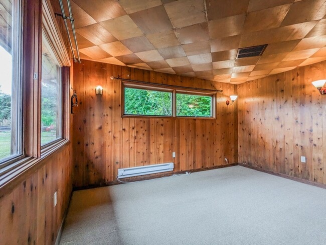 Building Photo - Rustic 3 bed 2 bath Mission Beach cabin home w/ Tulalip Bay views!