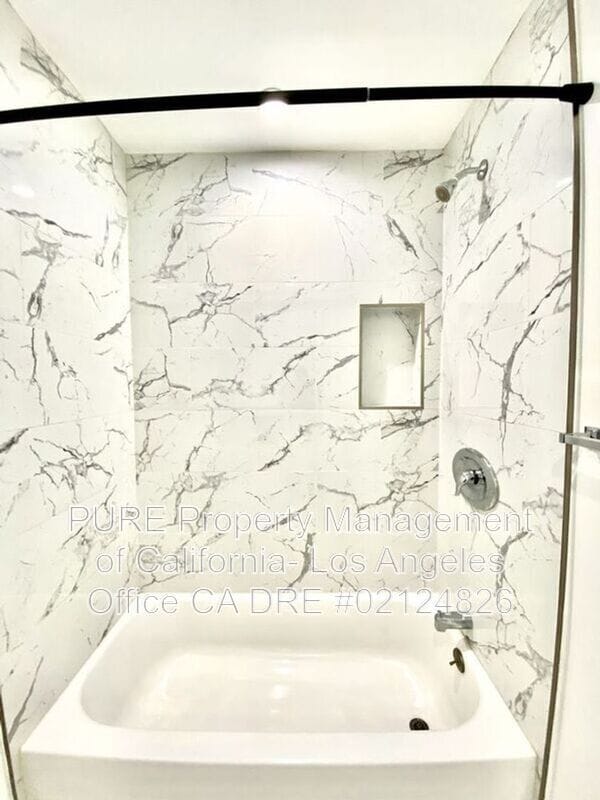 Building Photo - 6732 1/2 Irvine Avenue