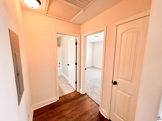 Building Photo - 209 Grayton Way