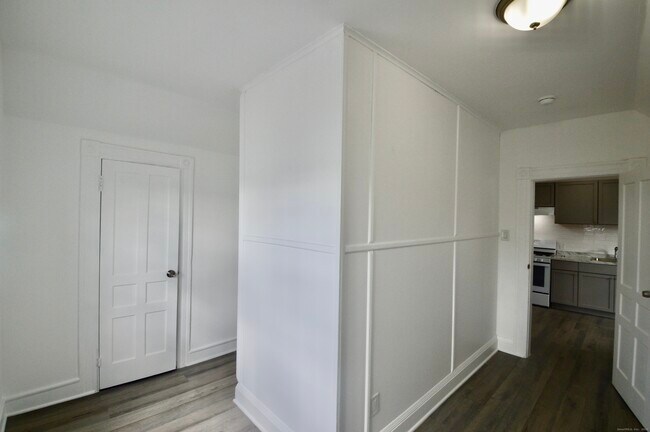 Building Photo - 161 Deacon St