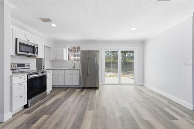 Building Photo - 8902 W Norfolk St