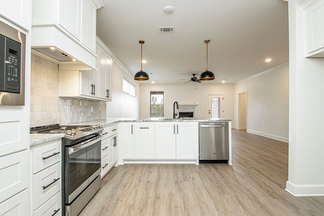 Building Photo - New Construction 4 bed 2 1/2 Bath, 2,310 s...