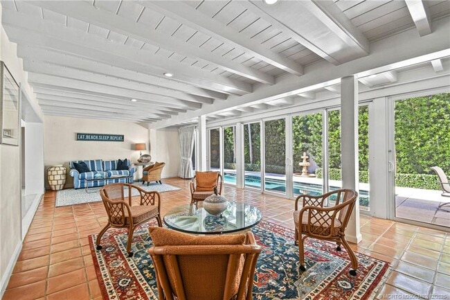 Building Photo - 229 Colony Rd