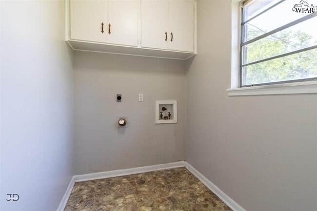 Building Photo - 18 Oxley Dr