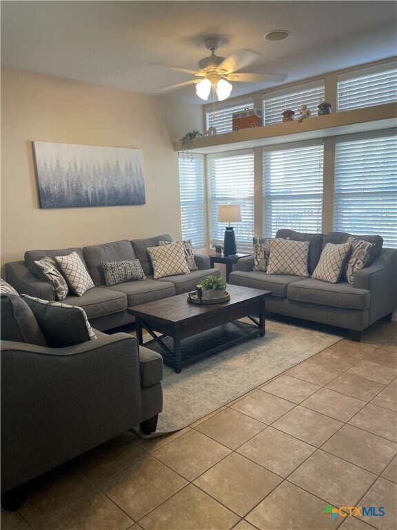 Building Photo - 421 Shadow Point