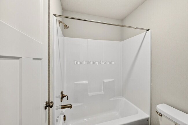 Building Photo - 11333 SE Courteous Ct