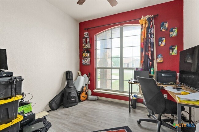 Building Photo - 3711 Dewitt County Ct