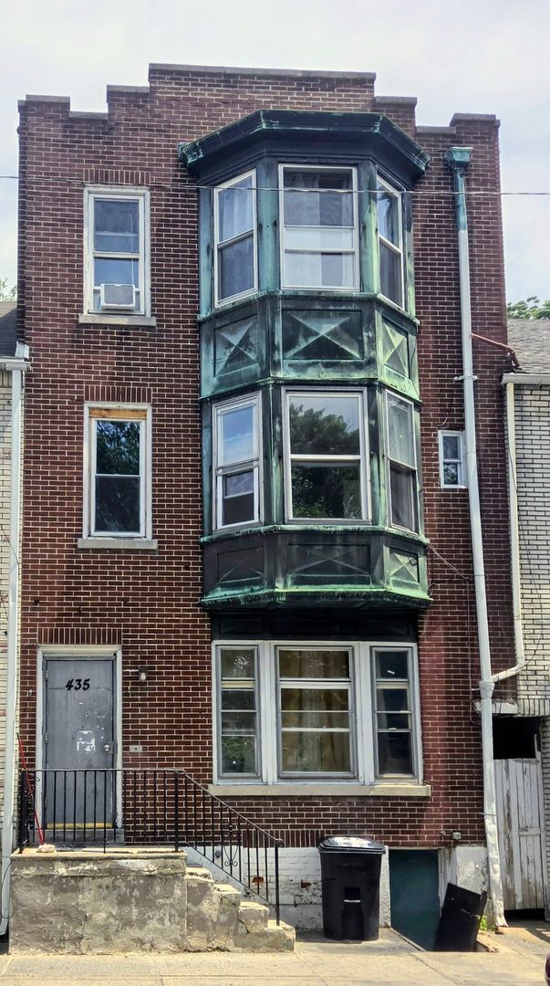 Building Photo - 435 N 6th St